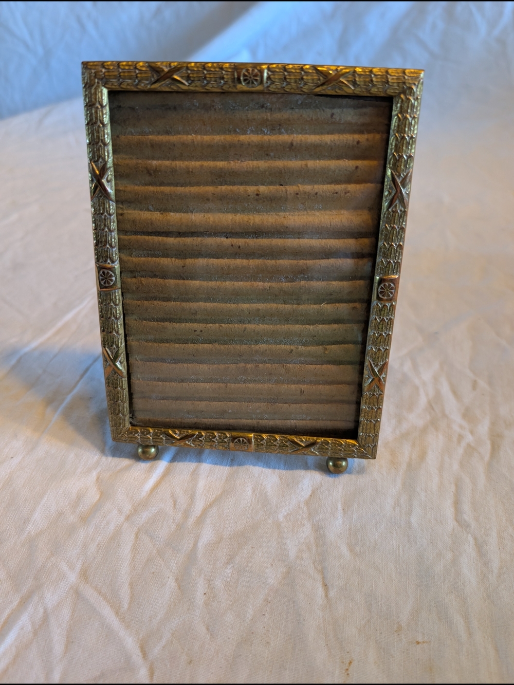 2/30$ Vintage Gold Ornate Small Standing Picture Frame